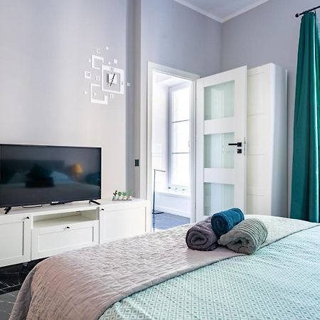 Stylish Studio In The Heart Of The City. Warschau Buitenkant foto